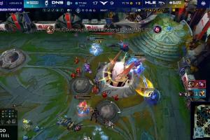 这状态太差了！Zeus次局阿萝拉狂送1-8，对位被单杀+团战迷路